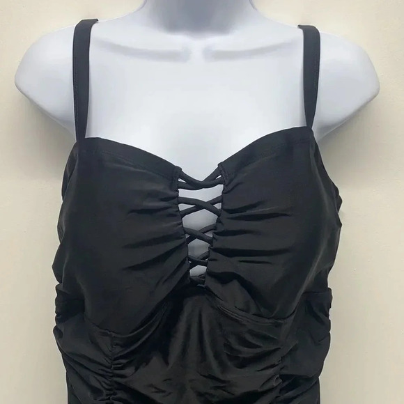 Torrid Swimsuit One Piece Lattice Wireless Slimming Black NWT New Plus Size 6X - Picture 6 of 13